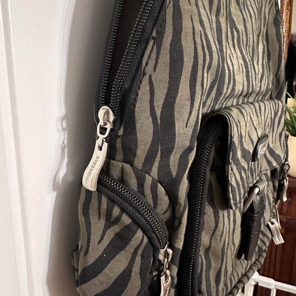 Baggallini small animal print NWOT tags backpack. - Picture 11 of 11